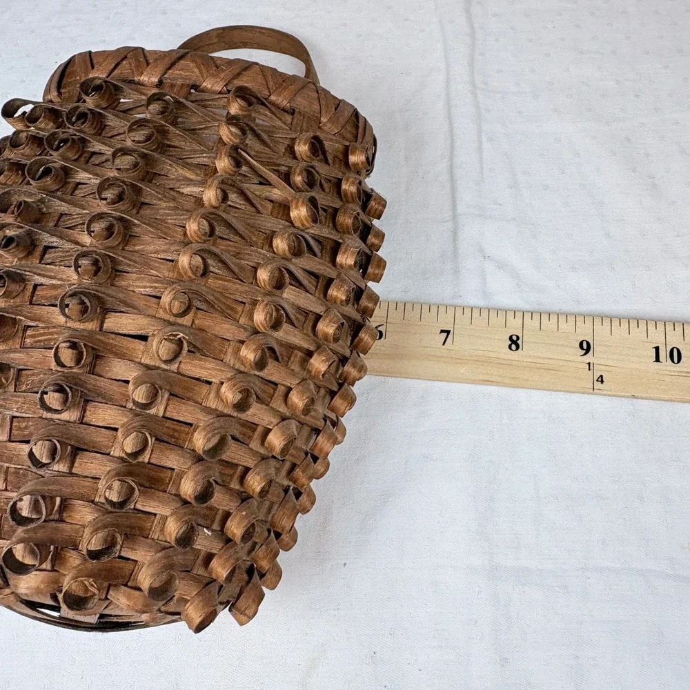 N/A handcrafted basketville